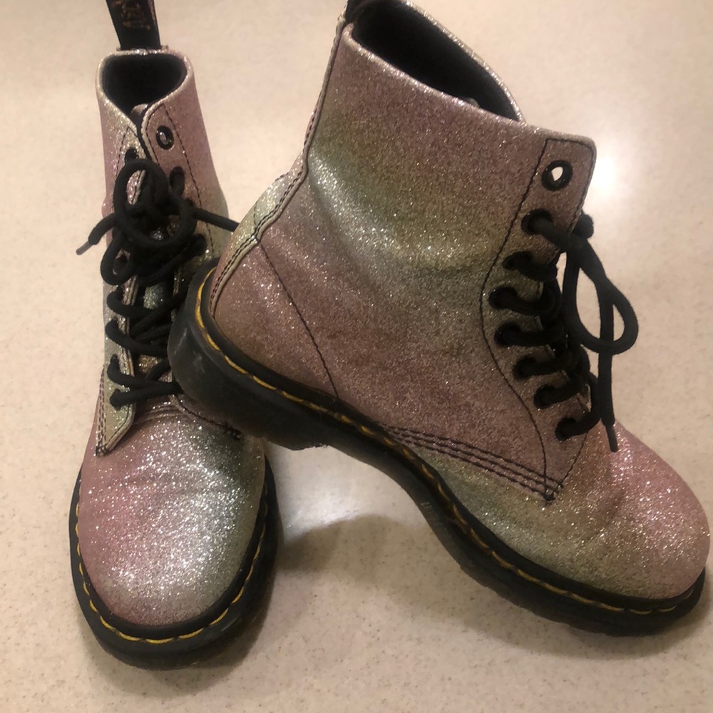 Dr Martens original ankle 8 eye rainbow glitter